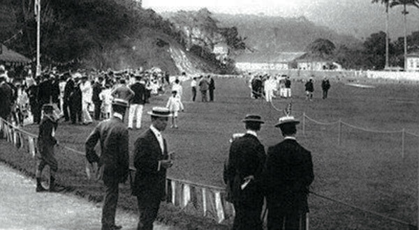 Rio Cricket em 1908 / In "Niterói e a fotografia 1858-958", de Pedro Vasquez