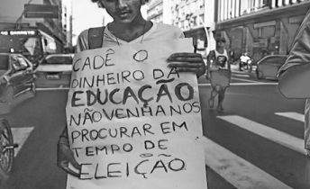 Protesto de estudantes na Avenida Amaral Peixoto, Centro de Niterói /28-03-16