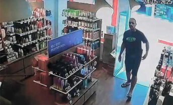 Homem assalta loja na Rua da Conceição, Niterói