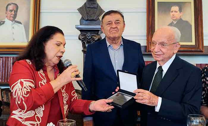 Erthal Rocha, Intelectual do Ano, Niterói