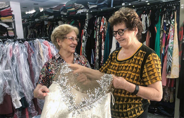 Aldina e Fernanda, costureiras