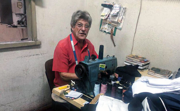 Alfaiate bota clientes na linha no Centro de Niterói