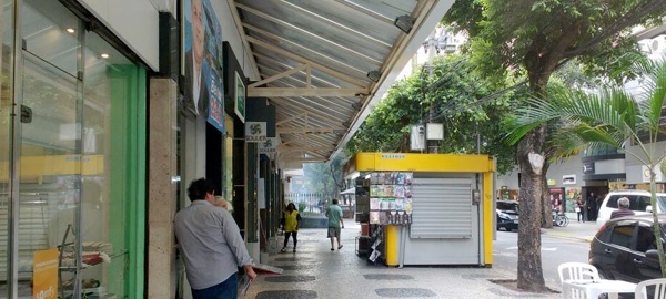 Banca de jornais em frente ao Shopping Icaraí