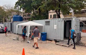 Banheiro unissex instalado no Parque Esportivo de Niterói