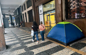 Barraca armada na Avenida Amaral Peixoto, Niterói