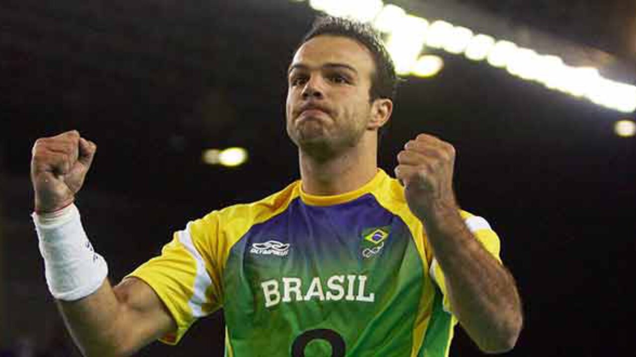 Guanabara Handball - Bruno Souza nasceu em Niterói, e deu seus primeiros  passos no Handebol em sua cidade. Foi no Niterói Rugby que ele se revelou  um dos melhores jogadores do Brasil.