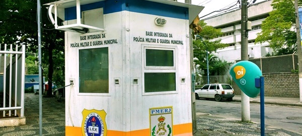 Cabine instalada na Avenida Rui Barbosa, em São Francisco, não tem nem PM nem guarda municipal