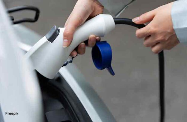 Carregadores de veículos elétricos (www.freepik.com)