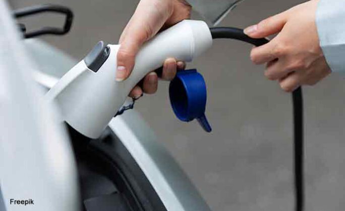 Carregadores de veículos elétricos (www.freepik.com)