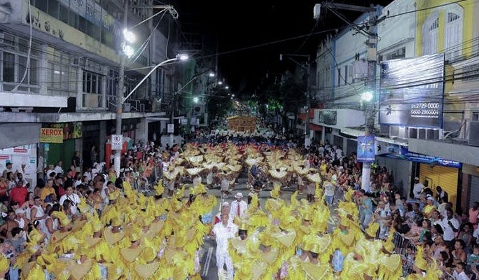 Desfile de carnaval na Rua da Conceição, em Niterói