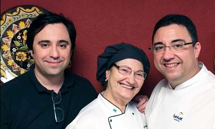 Dona Henriqueta e os filhos Marcelo e Alexandre Henriques mantém a tradição da culinária portuguesa em Niterói