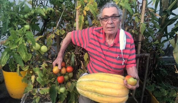 Mário do Caneco e sua horta