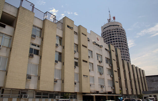 Hospital Santa Cruz, fechado desde 2013, Niterói