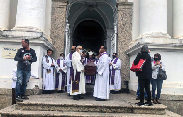 adeus ao monsenhor elidio