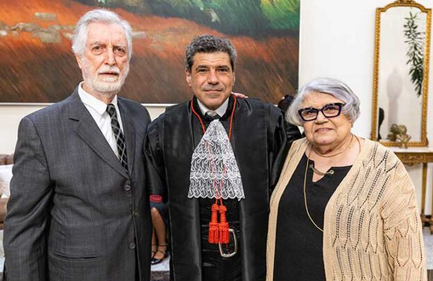 Ex-presidente Manoel Alberto, o novo desembargador Marcio Quintes com a mãe e desembargadora Norma Suely, na grande solenidade do Mundo Jurídico.