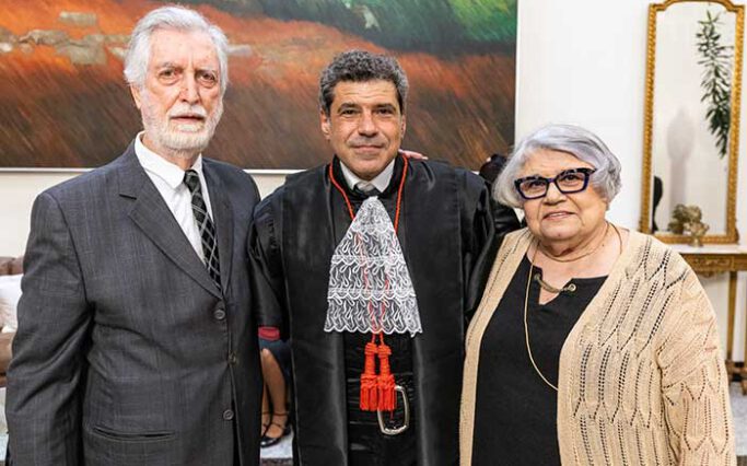 Ex-presidente Manoel Alberto, o novo desembargador Marcio Quintes com a mãe e desembargadora Norma Suely, na grande solenidade do Mundo Jurídico.