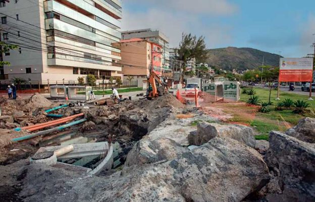 Obra parada em Charitas, Niterói