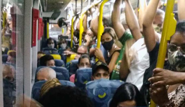 ônibus lotado