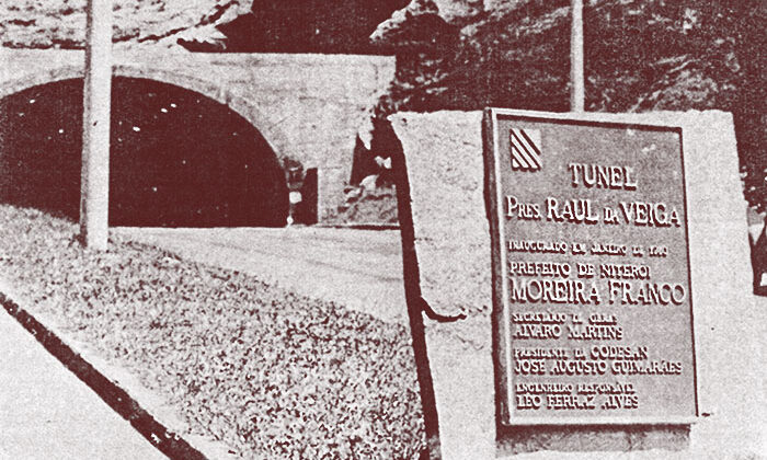 Placa de inauguração do Túnel Raul Veiga, Niterói