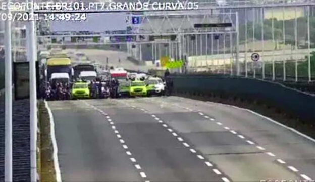 ventania fecha ponte