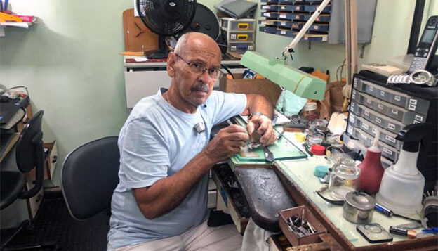 Relojoeiro no Centro de Niterói