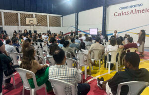 Reunião de pais, colégio Miraflores, Niterói