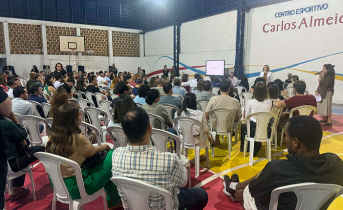 Reunião de pais, colégio Miraflores, Niterói