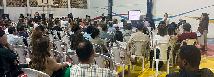Reunião de pais, colégio Miraflores, Niterói