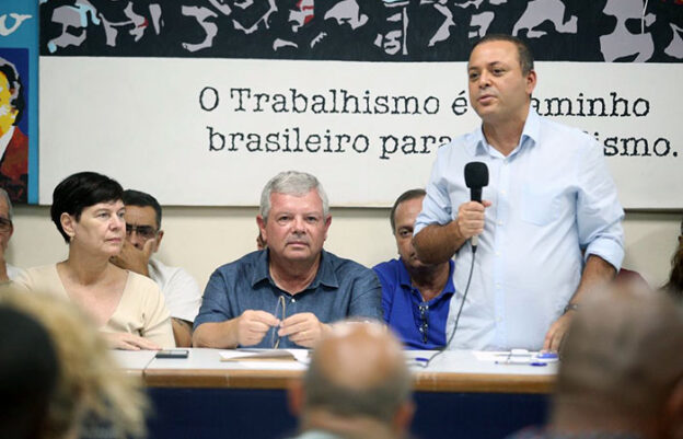 Grael renuncia à reeleição em favor de Rodrigo Neves, Niterói