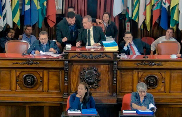 sessão da Câmara de Niterói rejeita pedido de informações sobre Emusa