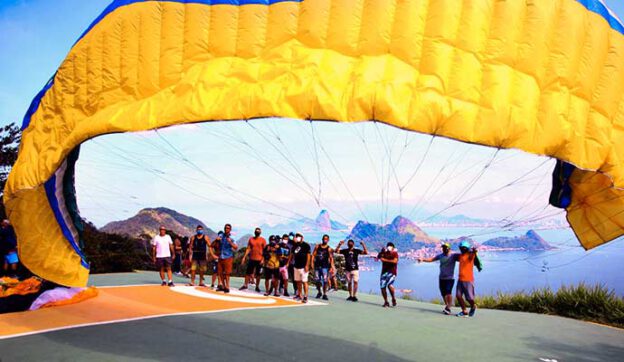Pilotos de voo livre no Parque da Cidade / Foto: Alaor Filho